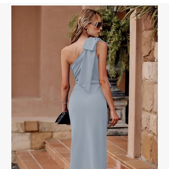 Elegant One-Shoulder light blue / grey Dress - Picture 2 of 9